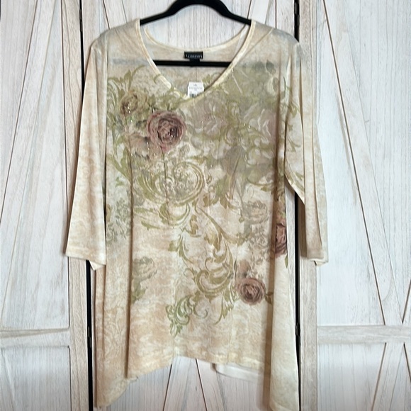 Blush rose floral knit tunic - Picture 2 of 4